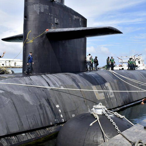 Latest company case about Advanced Submarine Fenders Ensure Gentle and Reliable Underwater Berthing Protection