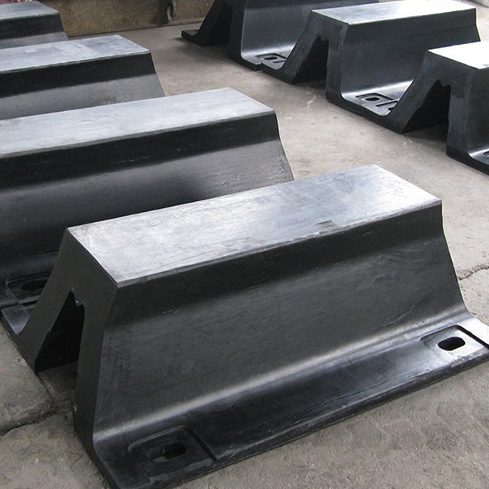 PIANC2002 V Type Rubber Dock Fender Heavy Duty Tear Resistant