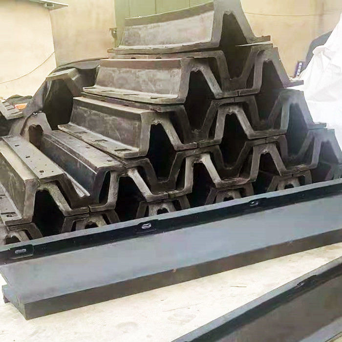 V500H V Type Fender Eco Friendly Wear Resistant Rubber Fenders For Boats