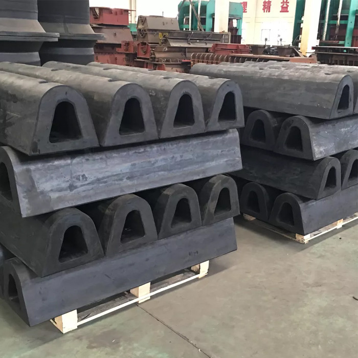 PIANC Standard D Type Fenders Natural Rubber Dock Buffers Bumpers