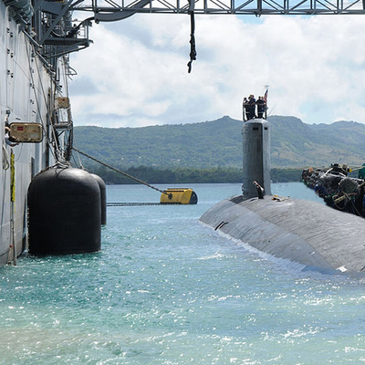 US Navy Submarine Fenders 50kPa D3.3m NR Vertical Floating Hydropneumatic Fenders