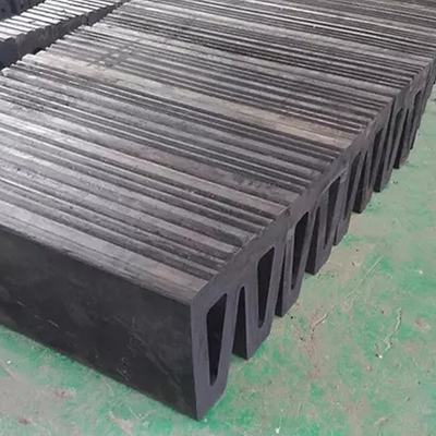 PIANC2002 Certified Tug Boat Bumpers Natural Rubber Moulding Tear Resistance