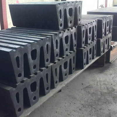 Heavy Duty Tug Boat Fenders Safety Elasticity For Berthing