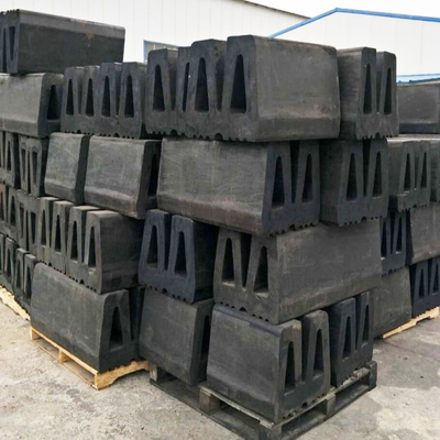 Heavy Duty Tug Boat Fenders Safety Elasticity For Berthing
