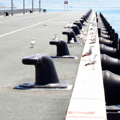 PIANC Standard Mooring Bollards Cast Steel 30 Tons For Dock Boat