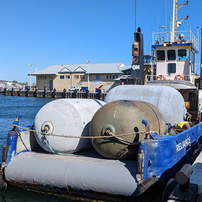 High Compression Floating Pneumatic Rubber Fenders High Tensile Weather Resistance