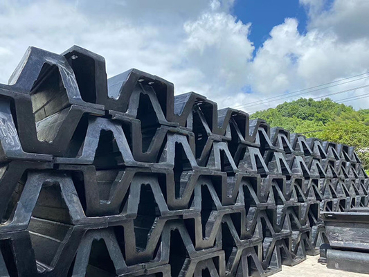 OEM Customized V Type Marine Rubber Fender For Boats