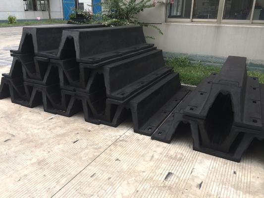 Customized V Shape Harbor Rubber Boat Fenders System Oem For Ship / Marine