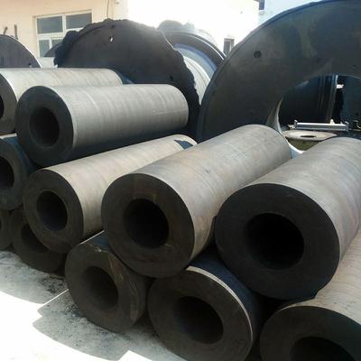 600mm Impact Resistance Cylindrical Marine Fenders Dock Solid For Berthing Operations