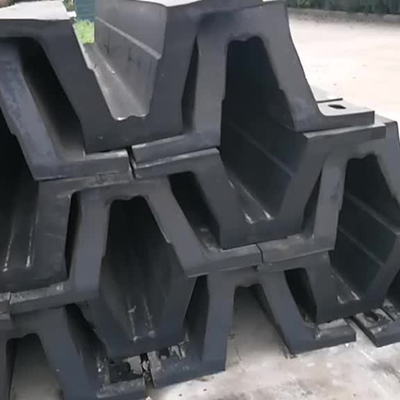 300% Elongation V Type Fender High Hardness 200mm Height