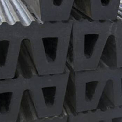 Flexible Installation PIANC Standard W Type Fender Tug Boat Fenders With Guide Rods