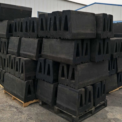 Flexible Installation PIANC Standard W Type Fender Tug Boat Fenders With Guide Rods