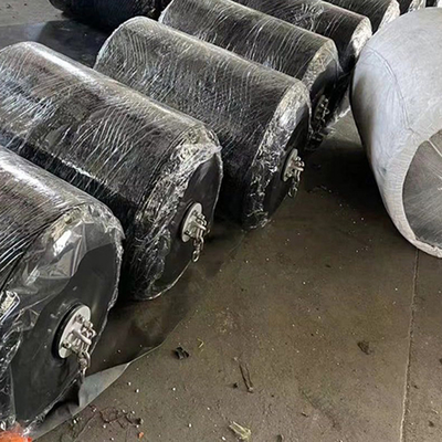 2x4m Floating Foam Fender With Chain Net 70kg/M³ Density 19mm Polyurea Thickness