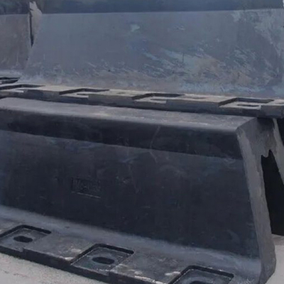 Customized V Type Fender As Required Thickness for Marine Protection
