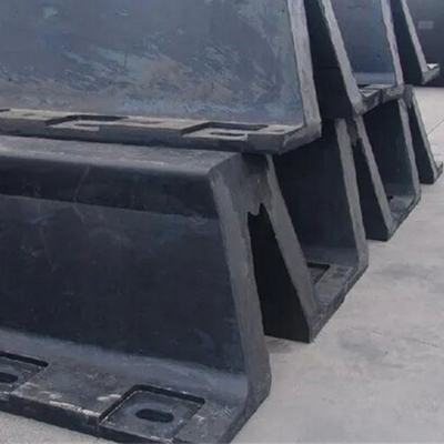 Customized V Type Fender As Required Thickness for Marine Protection