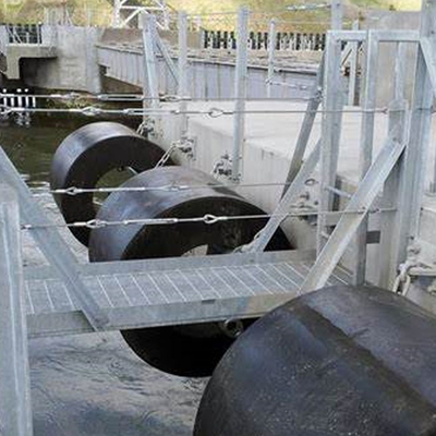 Cylindrical Marine Fenders Marine Protective Gear Affordable Fenders For Dock Operation