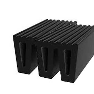 Black Shock Tug Boat Fenders Marine Fenders Port Equipment For Dock Protection