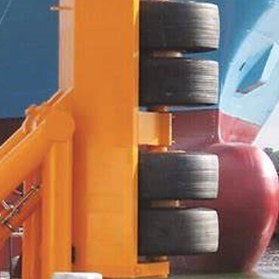 Durable Black Roller Fenders Boat Rubber Fenders For Port Terminals