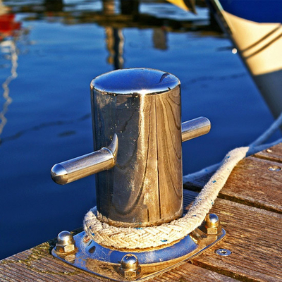 Adjustable Height Mooring Bollards Anti Slip Surface Nautical Bollards