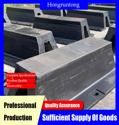 Marine Dock Rubber Fender Weatherproof Design Anti Aging Material Oil Resistant