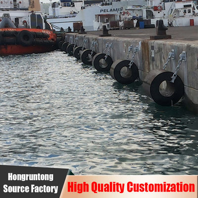 750×1800mm Cylindrical Marine Fenders Smooth Surface Long Term Use Shock Resistant