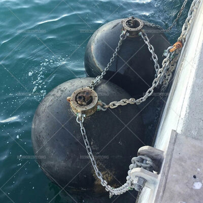 Submarine Fenders Marine Fenders Custom Size Available Top Level Natural Rubber ISO17357:2014 Standard