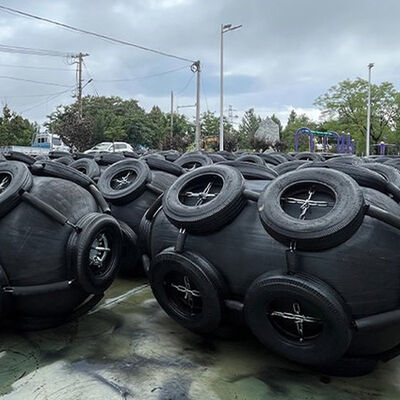 Yokohama Marine Rubber Fender with Excellent Shock Absorption Corrosion Resistant and Reusable for Ship Protection